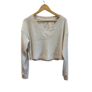 Alo Yoga White Cropped V-Neck Sweater (sz M)